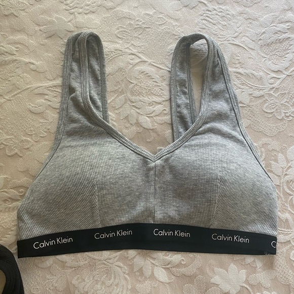 BUNDLE (2) Calvin Klein Padded Bralettes - Picture 3 of 6
